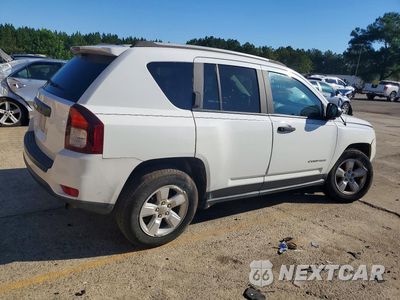 Trzecie zdjęcie samochodu z tyłu: 2017 JEEP COMPASS SPORT VIN:1C4NJCBB2HD118283 - miniatura