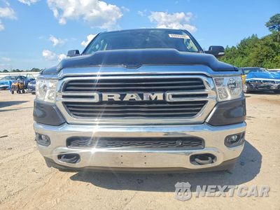 Piąte zdjęcie samochodu w środku: 2021 RAM 1500 BIG HORN/LONE STAR VIN:1C6RRFFG2MN589606 - miniatura