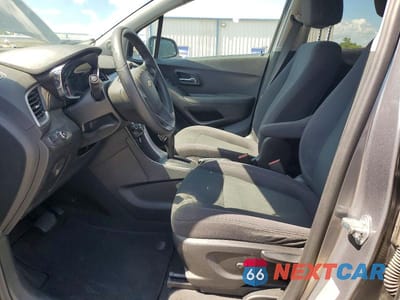 Zdjęcie 7 z 13 samochodu: 2020 CHEVROLET TRAX LS VIN:3GNCJNSB8LL158672 - miniatura