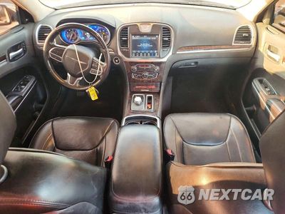 Zdjęcie 8 z 12 samochodu: 2018 CHRYSLER 300 LIMITED VIN:2C3CCAEG7JH168137 - miniatura
