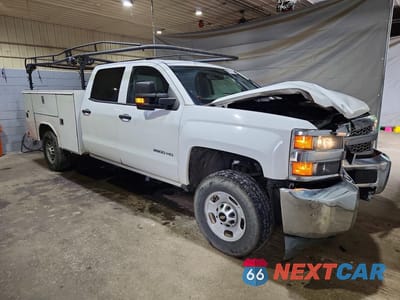 Czwarte zdjęcie samochodu z boku: 2019 CHEVROLET SILVERADO K2500 HEAVY DUTY VIN:1GC1KREG6KF192646 - miniatura