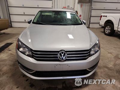 Piąte zdjęcie samochodu w środku: 2012 VOLKSWAGEN PASSAT S VIN:1VWAP7A36CC074718 - miniatura