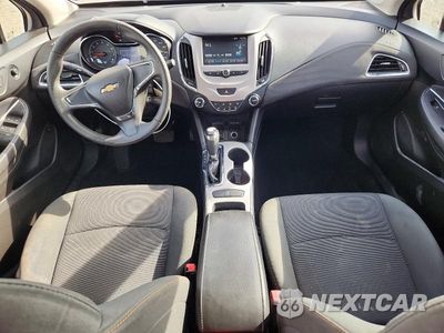 Zdjęcie 8 z 12 samochodu: 2017 CHEVROLET CRUZE LS VIN:1G1BC5SMXH7260379 - miniatura