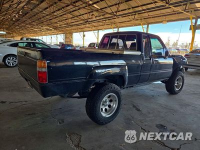 Trzecie zdjęcie samochodu z tyłu: 1985 TOYOTA PICKUP XTRACAB RN56 DLX VIN:JT4RN56D4F5043588 - miniatura