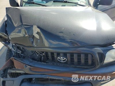 Zdjęcie 11 z 12 samochodu: 2003 TOYOTA TACOMA V6 VIN:5TEWN72N83Z232444 - miniatura
