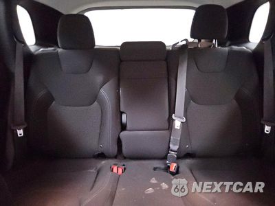 Zdjęcie 10 z 13 samochodu: 2019 JEEP CHEROKEE LATITUDE VIN:1C4PJLCB7KD340641 - miniatura