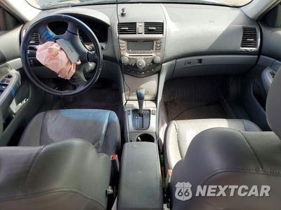 Zdjęcie 8 z 12 samochodu: 2007 HONDA ACCORD EX VIN:JHMCM568X7C001739 - miniatura