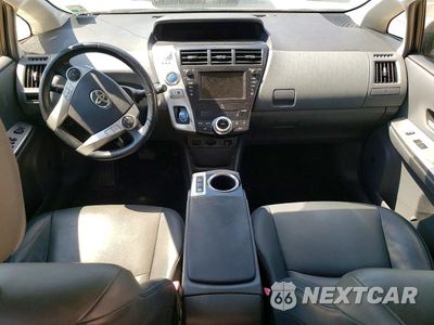 Zdjęcie 8 z 12 samochodu: 2013 TOYOTA PRIUS V FIVE VIN:JTDZN3EU5D3189271 - miniatura