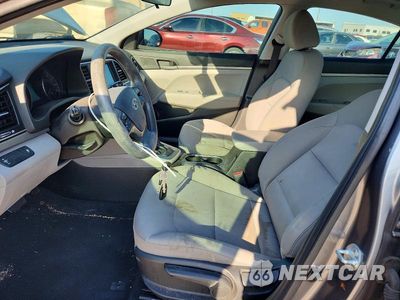 Zdjęcie 7 z 12 samochodu: 2018 HYUNDAI ELANTRA SE VIN:5NPD74LF3JH375146 - miniatura