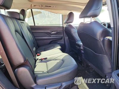 Zdjęcie 11 z 13 samochodu: 2026 TOYOTA GRAND HIGHLANDER XLE VIN:5TDAAAA50TS039738 - miniatura