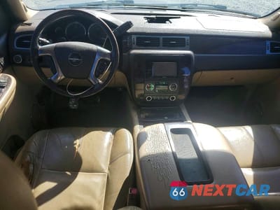 Zdjęcie 8 z 13 samochodu: 2007 GMC YUKON DENALI VIN:1GKFK63807J140826 - miniatura