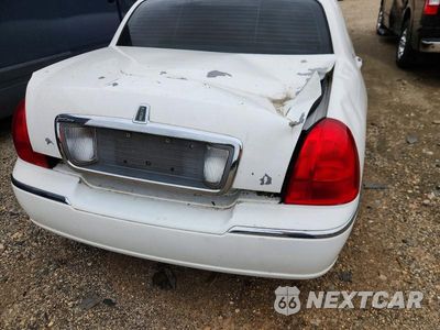 Zdjęcie 10 z 13 samochodu: 2007 LINCOLN TOWN CAR EXECUTIVE VIN:1L1FM88W07Y604372 - miniatura