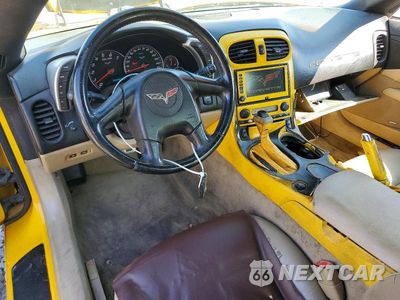 Zdjęcie 8 z 12 samochodu: 2005 CHEVROLET CORVETTE VIN:1G1YY24U155101801 - miniatura