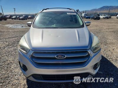 Piąte zdjęcie samochodu w środku: 2017 FORD ESCAPE SE VIN:1FMCU9GD0HUA39296 - miniatura
