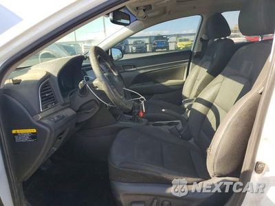 Zdjęcie 7 z 12 samochodu: 2017 HYUNDAI ELANTRA VALUE EDITION VIN:5NPD84LF1HH210039 - miniatura