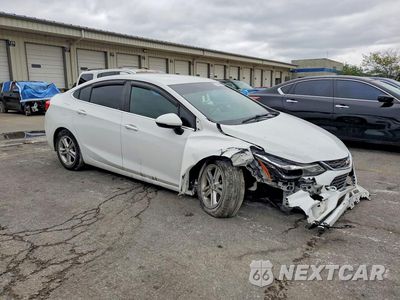 Czwarte zdjęcie samochodu z boku: 2017 CHEVROLET CRUZE LT VIN:1G1BE5SM4H7276314 - miniatura