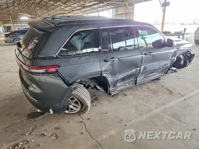 Trzecie zdjęcie samochodu z tyłu: 2025 JEEP GRAND CHEROKEE LAREDO VIN:1C4RJHAG0SC296797 - miniatura