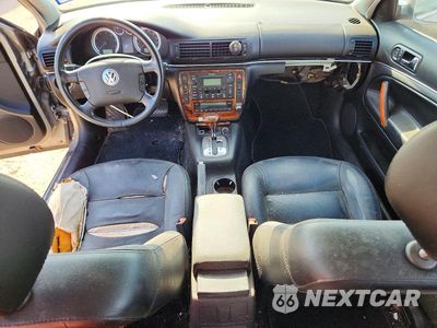 Zdjęcie 8 z 12 samochodu: 2003 VOLKSWAGEN PASSAT W8 4MOTION VIN:WVWUK63B23P110474 - miniatura