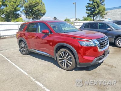 Czwarte zdjęcie samochodu z boku: 2025 NISSAN PATHFINDER PLATINUM VIN:5N1DR3DGXSC287229 - miniatura