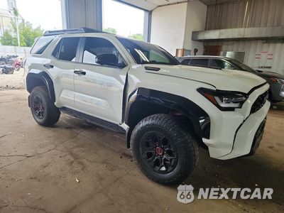Czwarte zdjęcie samochodu z boku: 2025 TOYOTA 4RUNNER TRD PRO HV VIN:JTEVB5BR4S5025476 - miniatura