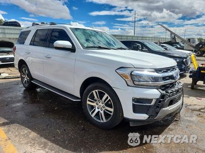 Czwarte zdjęcie samochodu z boku: 2023 FORD EXPEDITION LIMITED VIN:1FMJU2A81PEA28844 - miniatura