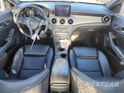 Zdjęcie 8 z 12 samochodu: 2018 MERCEDES-BENZ CLA 250 VIN:WDDSJ4EB3JN557194 - miniatura