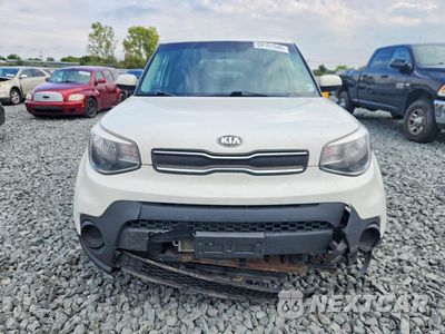 Piąte zdjęcie samochodu w środku: 2018 KIA SOUL BASE VIN:KNDJN2A24J7895034 - miniatura