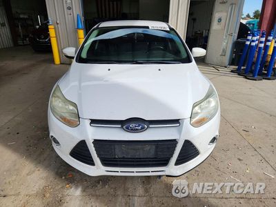 Piąte zdjęcie samochodu w środku: 2014 FORD FOCUS SE VIN:1FADP3F24EL115218 - miniatura