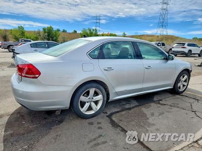 Trzecie zdjęcie samochodu z tyłu: 2015 VOLKSWAGEN PASSAT S VIN:1VWAT7A3XFC091876 - miniatura