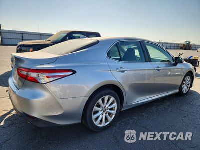 Trzecie zdjęcie samochodu z tyłu: 2019 TOYOTA CAMRY LE VIN:4T1B11HK2KU821156 - miniatura