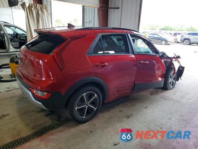 Trzecie zdjęcie samochodu z tyłu: 2025 KIA NIRO LX VIN:KNDCP3LE1S5309998 - miniatura