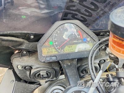 Zdjęcie 7 z 9 samochodu: 2006 HONDA CBR1000 RR VIN:JH2SC57046M206269 - miniatura