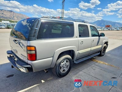 Trzecie zdjęcie samochodu z tyłu: 2004 CHEVROLET SUBURBAN K1500 VIN:3GNFK16Z24G298804 - miniatura