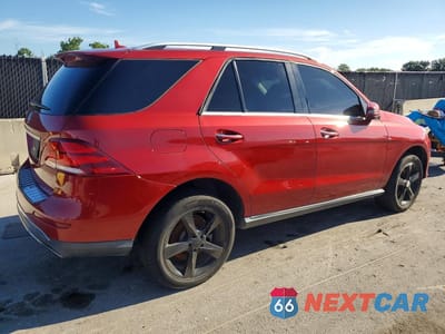 Trzecie zdjęcie samochodu z tyłu: 2016 MERCEDES-BENZ GLE 350 VIN:4JGDA5JB2GA786752 - miniatura