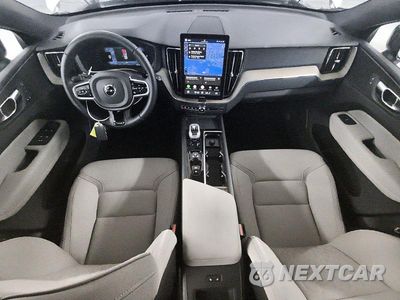 Zdjęcie 8 z 13 samochodu: 2026 VOLVO XC60 PLUS VIN:YV4M12RC9T1465198 - miniatura