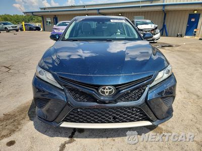 Piąte zdjęcie samochodu w środku: 2018 TOYOTA CAMRY XSE VIN:4T1B61HK6JU543815 - miniatura
