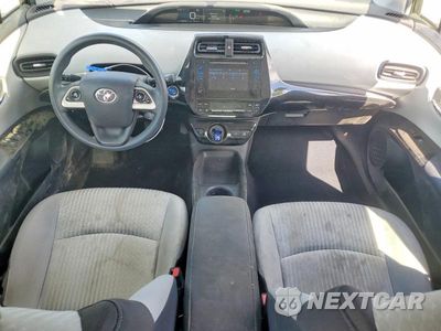 Zdjęcie 8 z 12 samochodu: 2016 TOYOTA PRIUS TWO VIN:JTDKBRFU9G3525570 - miniatura