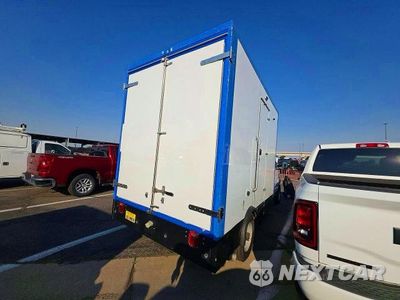 Czwarte zdjęcie samochodu z boku: 2023 FORD ECONOLINE E350 SUPER DUTY CUTAWAY VAN VIN:1FDWE3FK9PDD31812 - miniatura