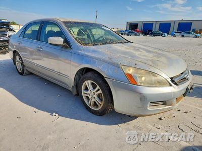 Czwarte zdjęcie samochodu z boku: 2007 HONDA ACCORD SE VIN:JHMCM56357C007419 - miniatura
