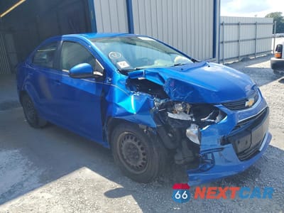 Czwarte zdjęcie samochodu z boku: 2017 CHEVROLET SONIC LS VIN:1G1JB5SH0H4156938 - miniatura