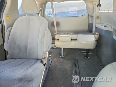 Zdjęcie 10 z 14 samochodu: 2011 TOYOTA SIENNA XLE 7-PASSENGER VIN:5TDDK3DC3BS004643 - miniatura