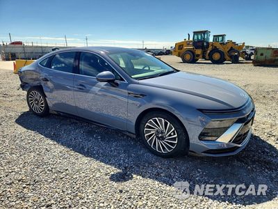 Czwarte zdjęcie samochodu z boku: 2024 HYUNDAI SONATA HYBRID LIMITED VIN:KMHL54JJ5RA092027 - miniatura