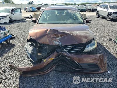 Piąte zdjęcie samochodu w środku: 2017 VOLKSWAGEN JETTA SE VIN:3VWDB7AJ3HM411362 - miniatura