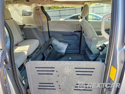 Zdjęcie 11 z 13 samochodu: 2014 TOYOTA SIENNA LE VIN:5TDKK3DCXES440854 - miniatura