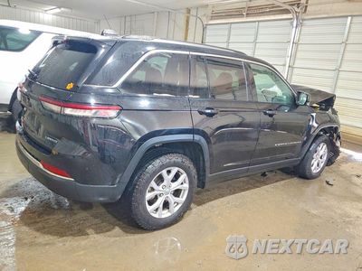 Trzecie zdjęcie samochodu z tyłu: 2022 JEEP GRAND CHEROKEE LIMITED VIN:1C4RJGBG3N8532889 - miniatura