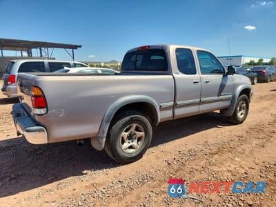 Trzecie zdjęcie samochodu z tyłu: 2000 TOYOTA TUNDRA SR5 VIN:5TBRT341XYS083764 - miniatura