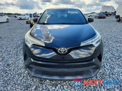 Piąte zdjęcie samochodu w środku: 2018 TOYOTA C-HR XLE VIN:NMTKHMBX9JR008419 - miniatura