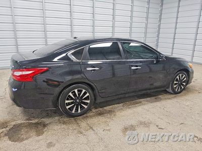 Trzecie zdjęcie samochodu z tyłu: 2017 NISSAN ALTIMA 2.5 SV VIN:1N4AL3AP1HC493325 - miniatura
