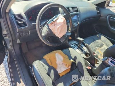 Zdjęcie 8 z 13 samochodu: 2004 HONDA ACCORD EX VIN:1HGCM82674A019180 - miniatura