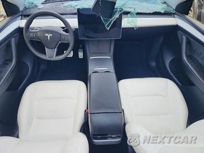 Zdjęcie 8 z 12 samochodu: 2023 TESLA MODEL Y VIN:7SAYGDEF9PF663083 - miniatura